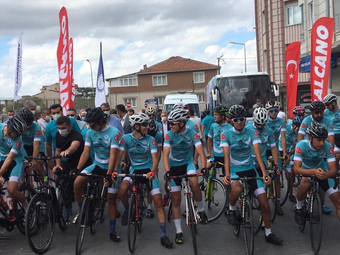 "Şehit Ömer Halisdemir Ulusal Bisiklet Turu" İstanbul'dan başladı