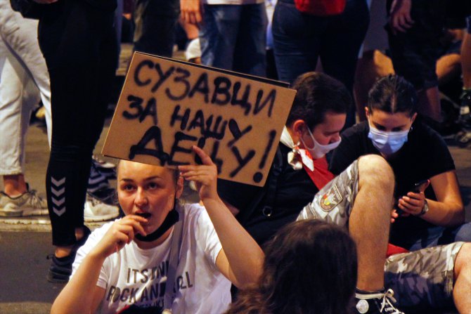 Sırbistan geneline yayılan hükümet karşıtı gösteriler sürüyor