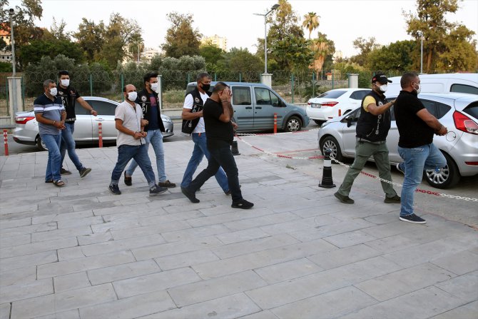 Adana'da uyuşturucu operasyonunda yakalanan 14 zanlı tutuklandı