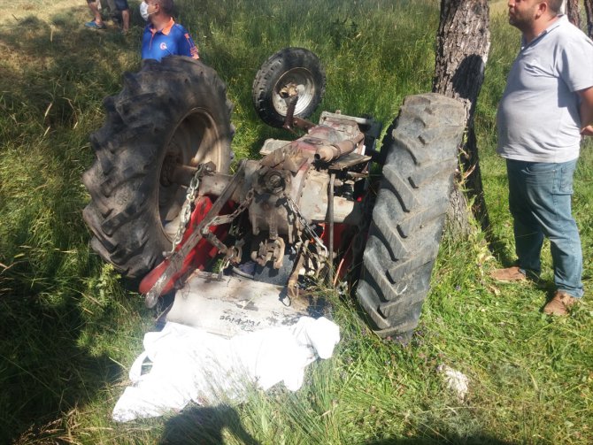 Erzincan'da dereye devrilen traktörün sürücüsü öldü