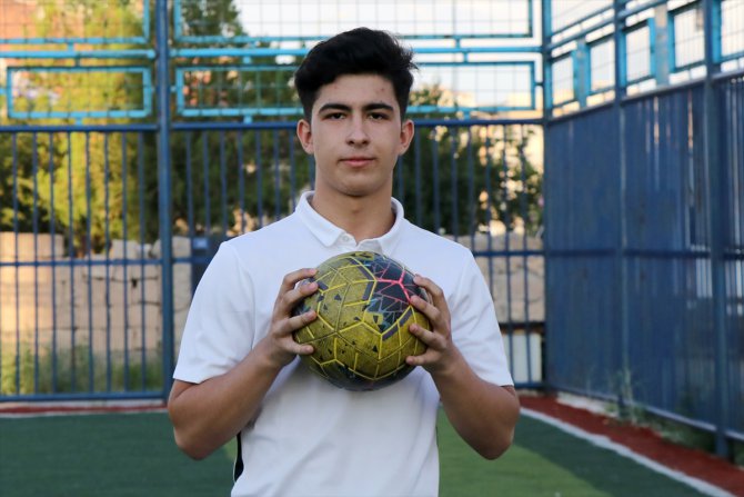 Kayserispor'un genç oyuncusu Eray'ın hedefi milli forma