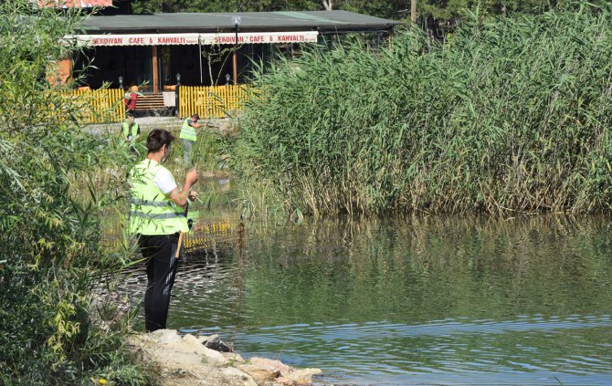 Bilecik'te turna balığı yakalama yarışmasında kadın avcı birinci oldu