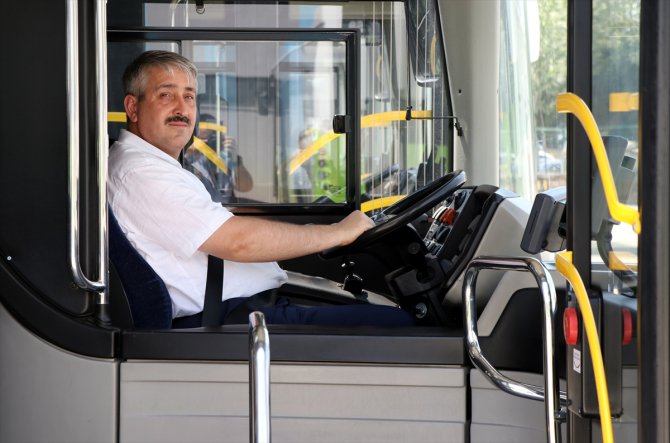 Darbecilerin çıkışını canı pahasına engelleyen otobüs şoförü gururlu