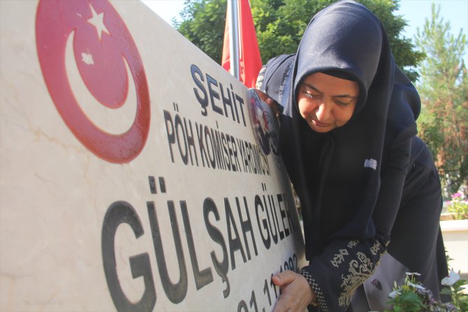 Şehit komiser yardımcısı Gülşah Güler'in ailesinin acısı tazeliğini koruyor