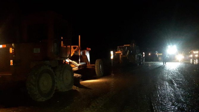 Sel nedeniyle kapanan Kars-Kağızman kara yolu açıldı