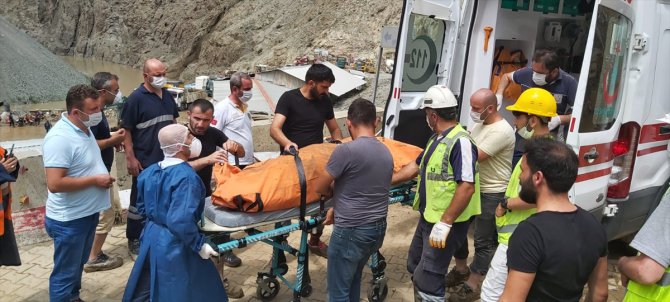 GÜNCELLEME - Artvin'deki selde kaybolan 3 kişinin cansız bedenine ulaşıldı