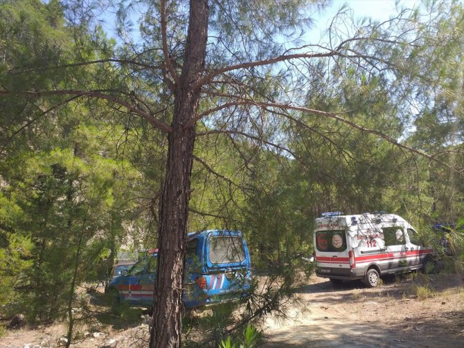 Burdur'da serinlemek için gölete giren çocuk boğuldu