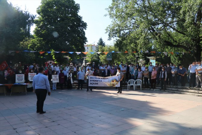 Çankırı ve Kastamonu'da Ayasofya'nın yeniden ibadete açılması dolayısıyla lokma tatlısı ikramı