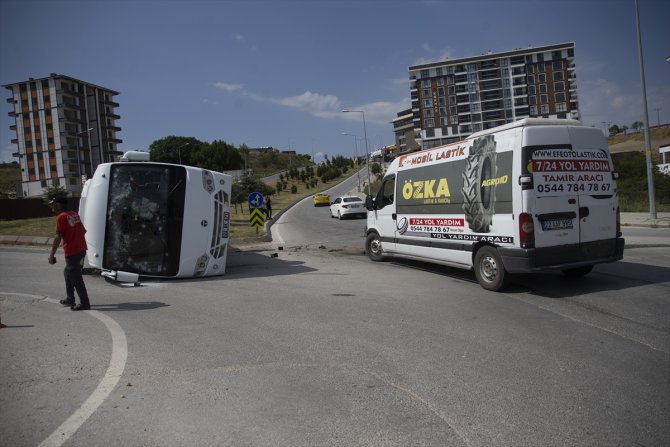 Edirne'de servis midibüsü ile panelvan çarpıştı: 4 yaralı