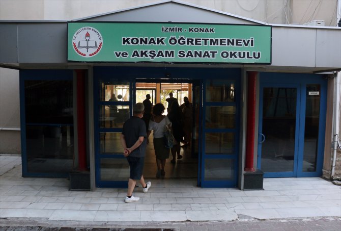 İzmir'de öğretmenevi müdürü silahla vuruldu