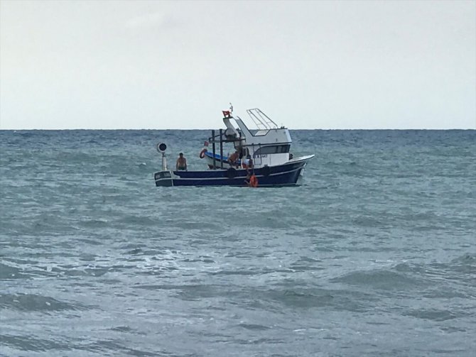 Kastamonu'da denizde çeken akıntıya kapılan iki arkadaş kurtarıldı
