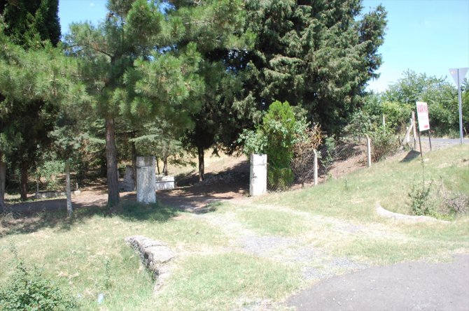 Tekirdağ'da mezarlıkta define arandığı iddiası