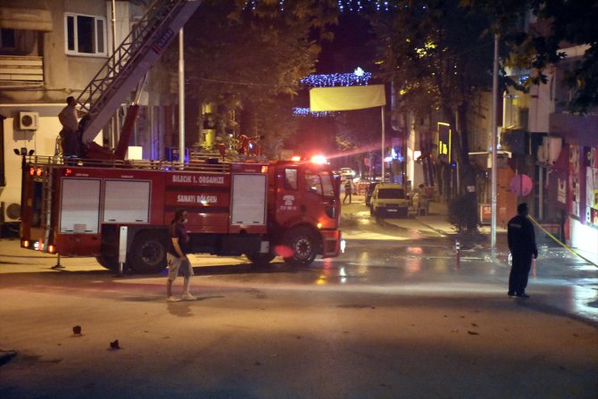 Bilecik'te bir apartmanın çatısında çıkan yangın söndürüldü