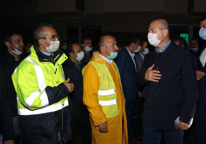 İçişleri Bakanı Soylu, Rize'deki sel bölgesinde incelemede bulundu: