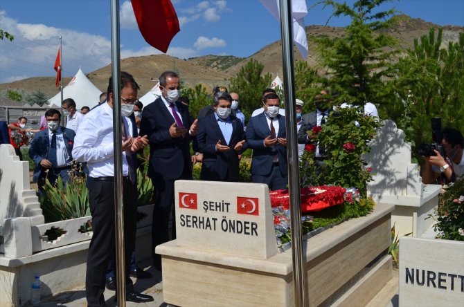 15 Temmuz şehidi Serhat Önder kabri başında anıldı