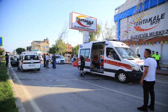 Antalya'da bıçaklı kavgada 7 kişi yaralandı