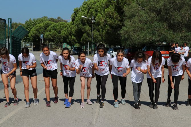 İzmirli sporcular 15 Temmuz şehitleri için koştu