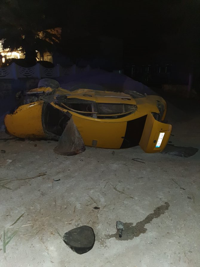 Aydın'da ticari taksi şarampole devrildi: 1 ölü