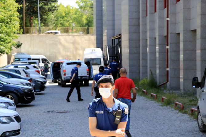 Erzurum'da yakalanan 2 terörist adliyeye sevk edildi