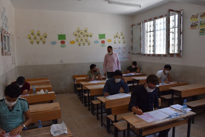 Suriye’nin kuzeyindeki lise bitirme sınavları sona erdi