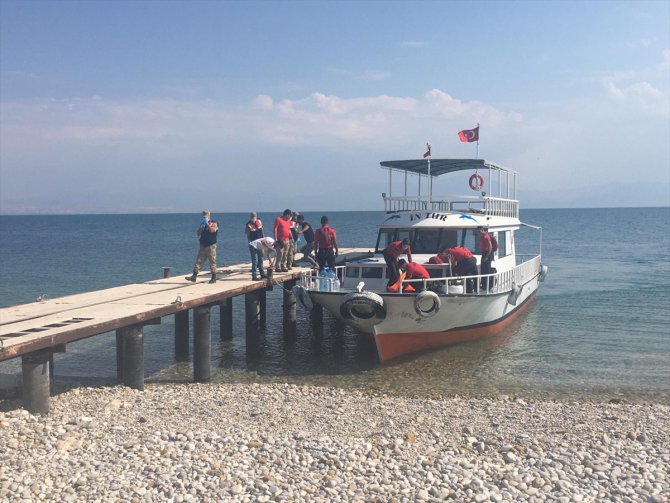 Van Gölü'nde teknenin batması sonucu kaybolan 1 kişinin daha cesedi bulundu