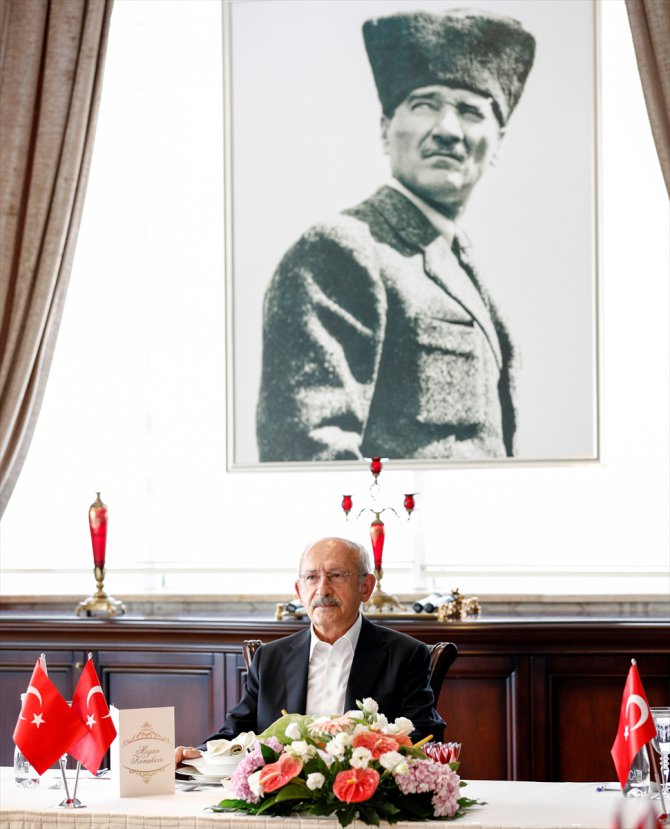 Kılıçdaroğlu, partisinin "İl Belediye Başkanları Toplantısı"na başkanlık etti