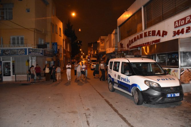 Adana'da evinin önünde gürültü yapanları uyaran kişi bıçaklandı