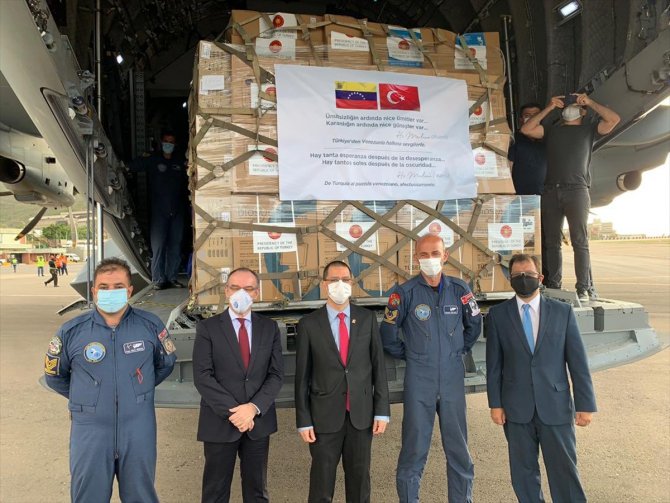 MSB: "Kovid-19 ile mücadelede kullanılacak tıbbi yardım malzemelerini taşıyan uçak Venezuela'ya indi"