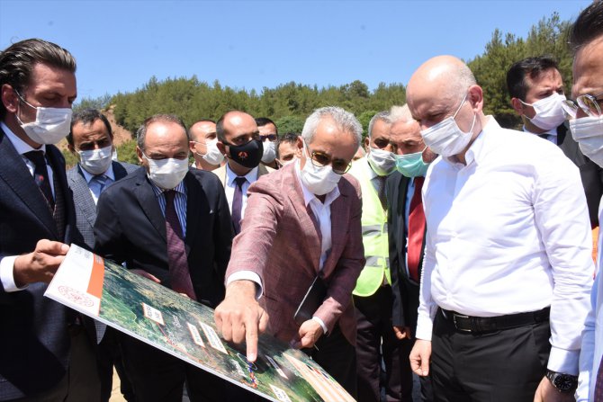 Ulaştırma ve Altyapı Bakanı Karaismailoğlu'ndan "Aydın-Denizli otoyolu" açıklaması: