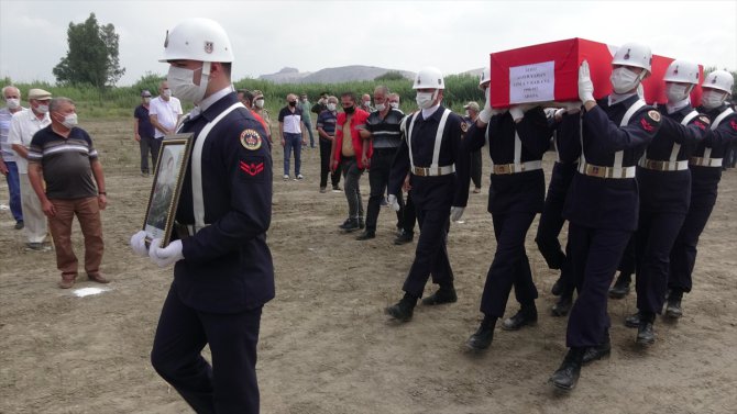 Diyarbakır'da şehit olan Jandarma Uzman Çavuş Yaman, son yolculuğuna uğurlandı