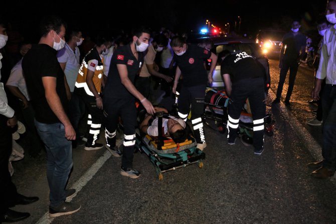 Manisa'da otomobil ile motosiklet çarpıştı: 2 yaralı