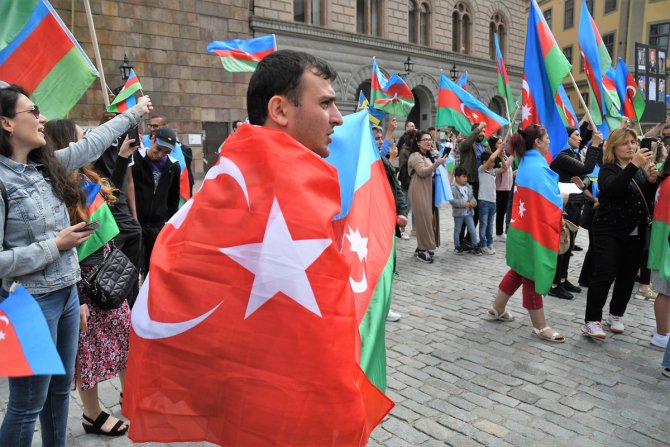 Ermenistan'ın saldırıları İsveç'te protesto edildi
