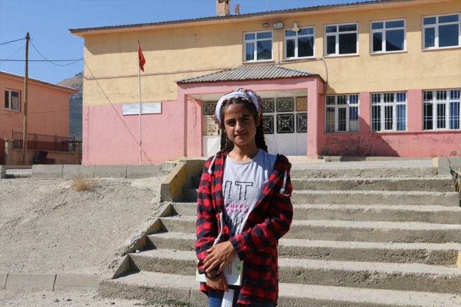 Siirtli kız öğrencinin LGS başarısı köyünde sevinçle karşılandı
