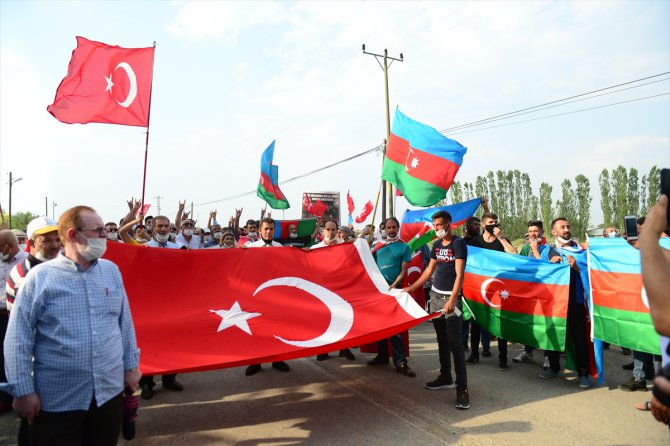 Türkiye-Ermenistan sınırında Azerbaycan'a yönelik saldırılara tepkiler sürüyor