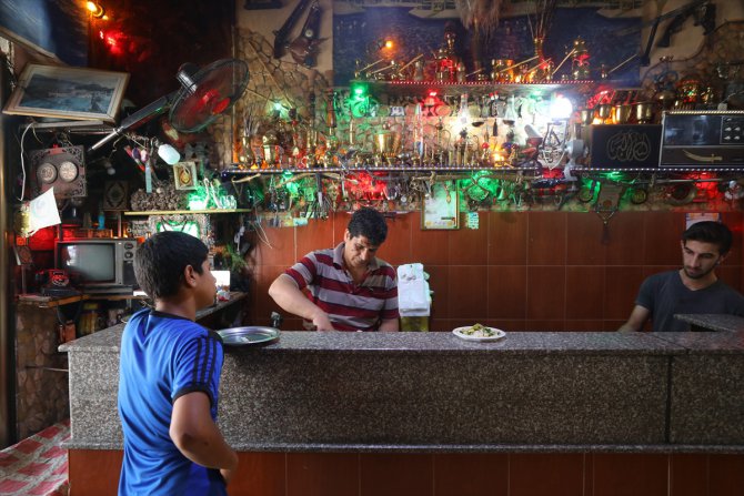 Gazze'deki felafil dükkanı, müşterilerini 100 yıl öncesine götürüyor