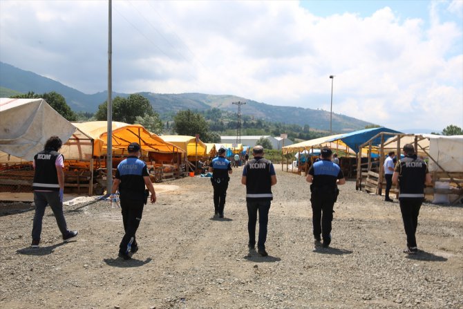 Samsun polisi, kurban pazarında sahte para ve dolandırıcılara karşı uyarıyor