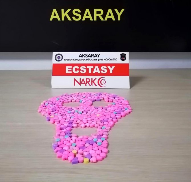 Aksaray'da uyuşturucu sattıkları iddiasıyla 2 zanlı tutuklandı