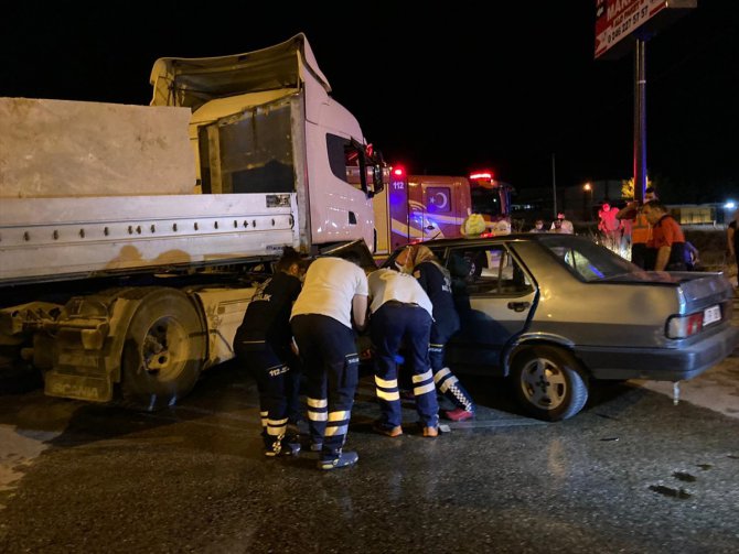 Isparta'da otomobille tırın çarpışması sonucu 1 kişi öldü