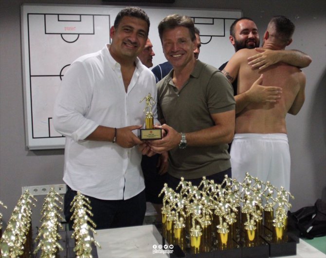 Antalyaspor yönetiminden futbolculara ve teknik ekibe ödül