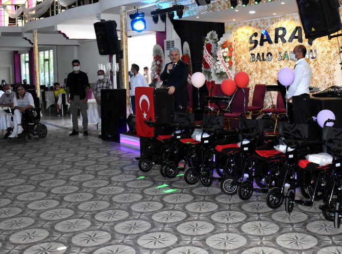 Kırşehir'de, 77 engelliye tekerlekli ve akülü sandalye desteği
