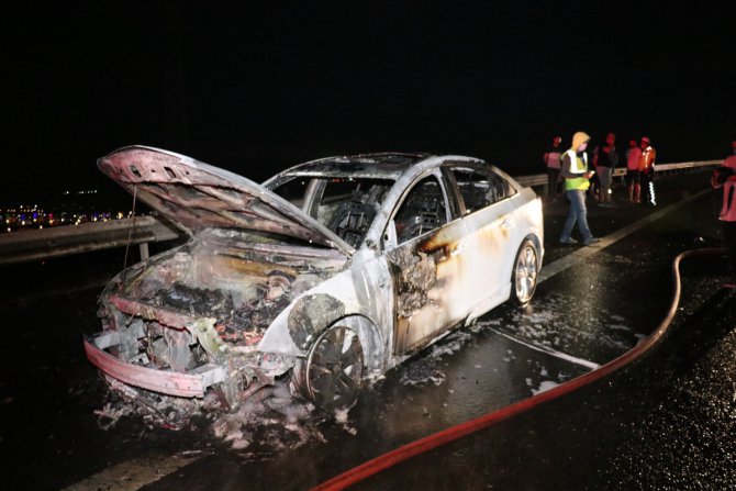 Anadolu Otoyolu'nda araç yangını uzun araç kuyruklarına neden oldu
