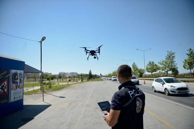 Eskişehir'de bayram tatili trafiğine "drone" ile denetim