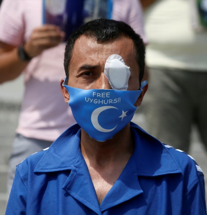 İstanbul'da yaşayan Uygur Türkleri Çin'i protesto etti