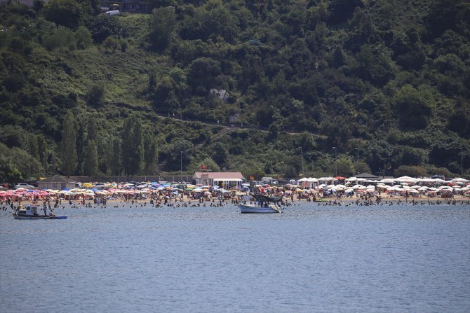 İstanbullular bayramın ikinci gününde de sahillerde zaman geçiriyor