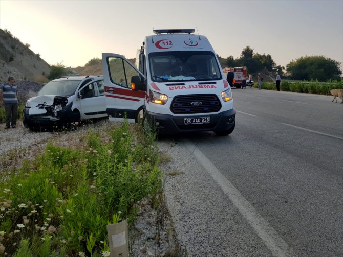 Osmaniye'de trafik kazası: 3 yaralı