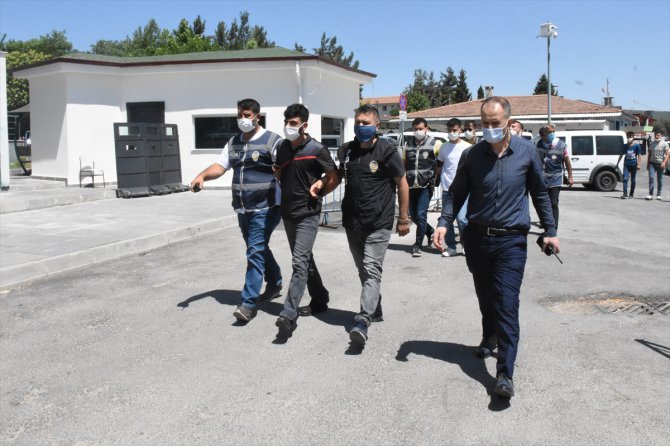 GÜNCELLEME - Pompalı tüfekle gasp yapan 5 kişi tutuklandı