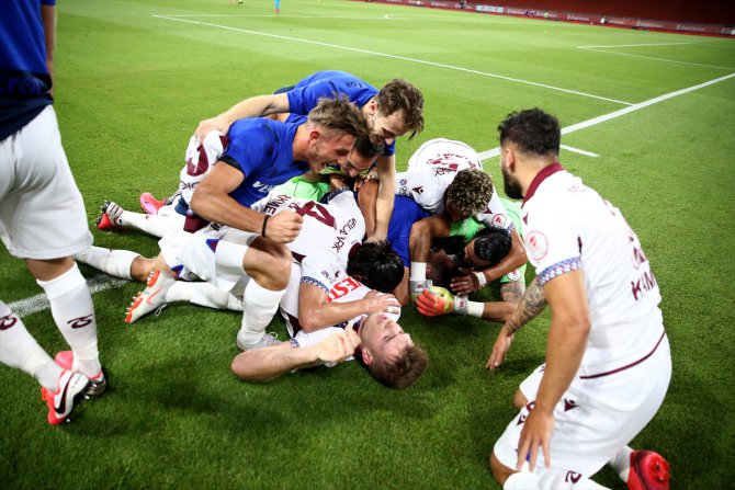 Ziraat Türkiye Kupası finalinde Aytemiz Alanyaspor'u yenen Trabzonspor, kupasını aldı