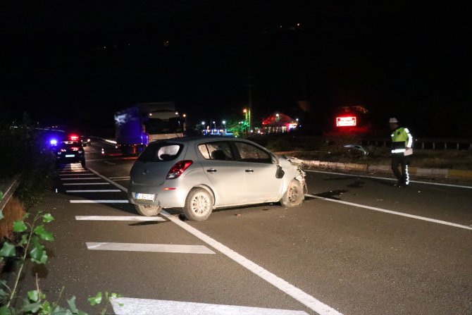 Bolu'da otomobil ile hafif ticari araç çarpıştı: 3 yaralı