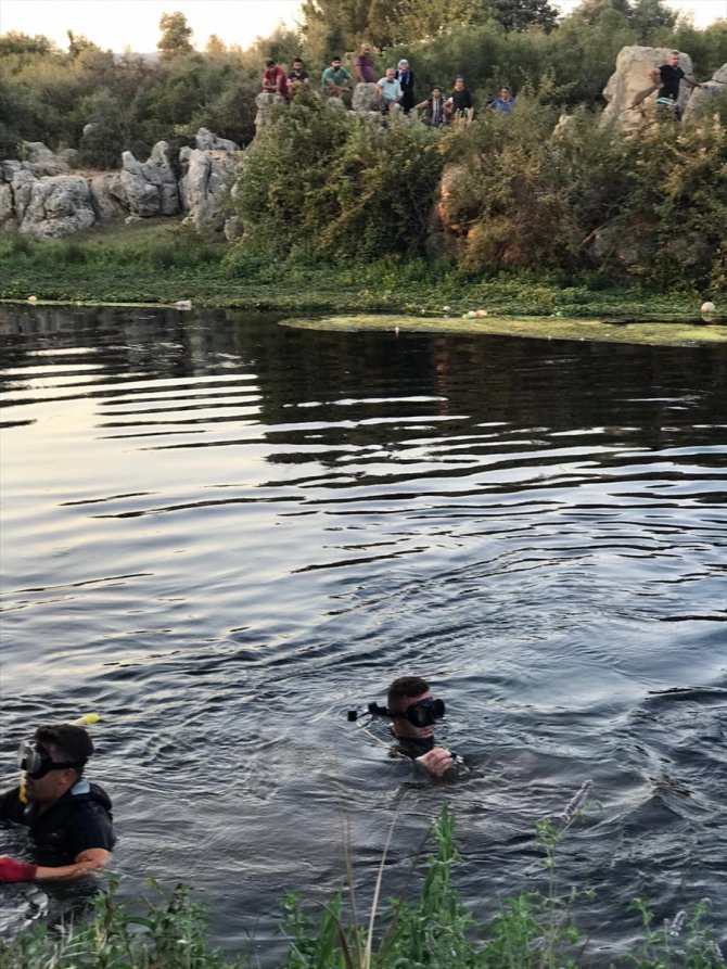 Antalya'da kanala giren genç kayboldu