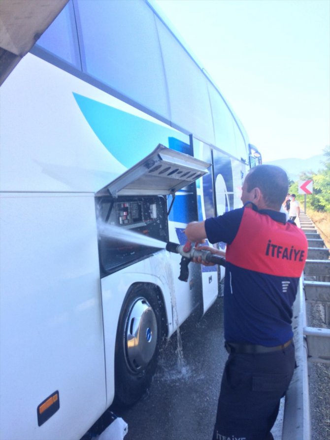 Karabük'te yolcu otobüsündeki yangın paniğe neden oldu